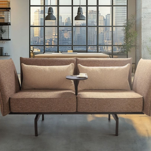 Антураж со столиком